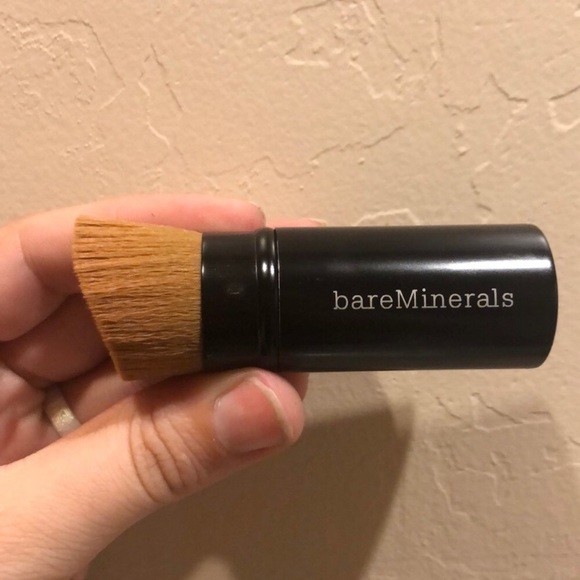 BareMinerals Core Coverage Brush - Picture 3 of 8